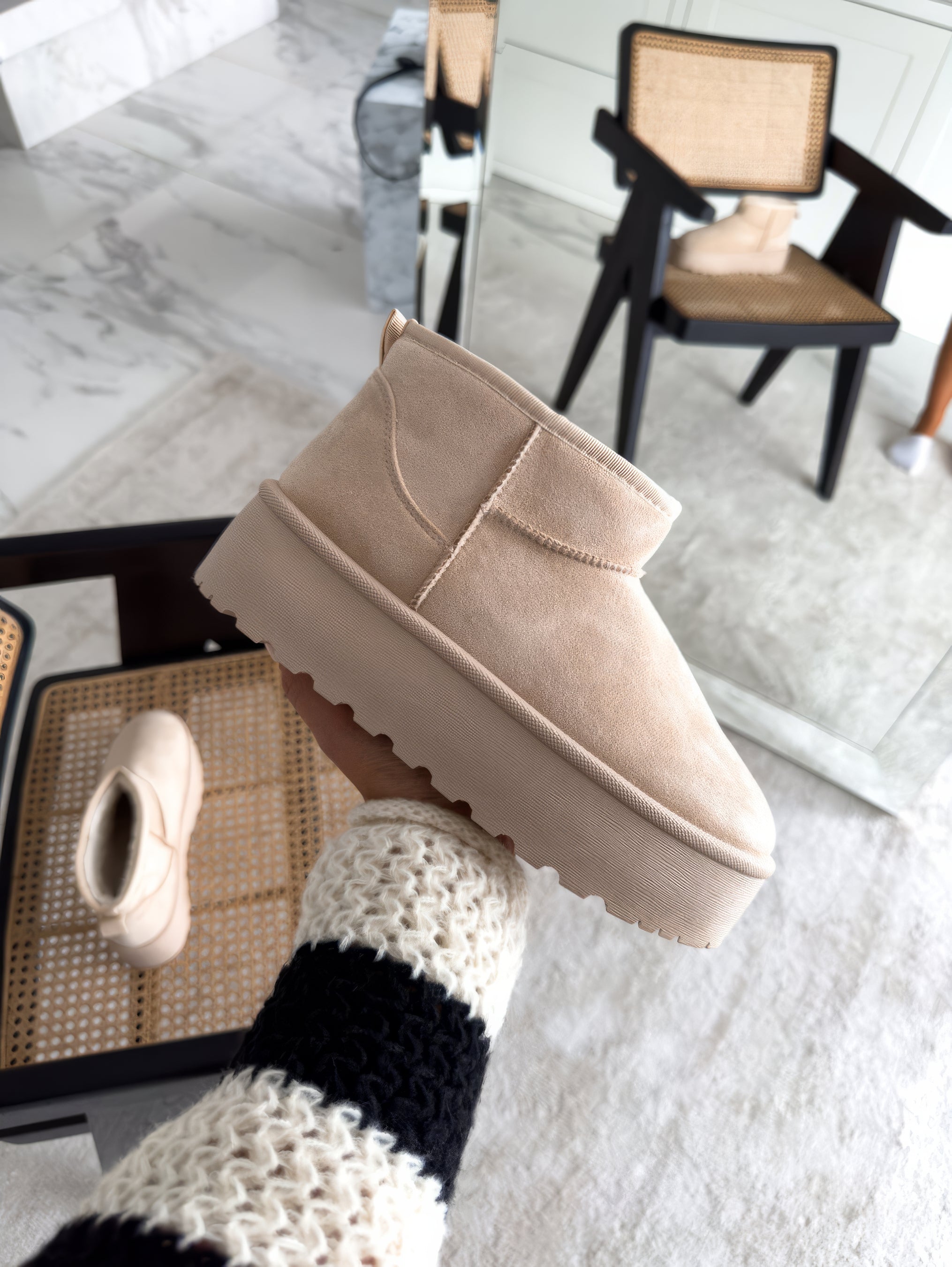 New autumn and winter thick-soled heightening snow boots for women, short girls, suede comfortable plus velvet warm shoes